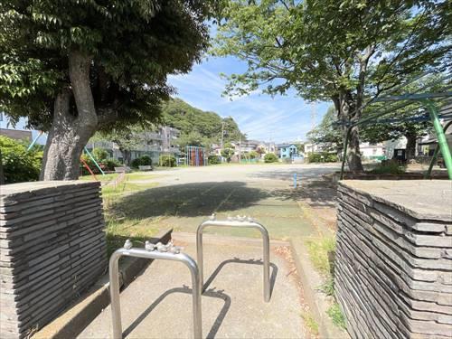 長瀬第３公園まで100m