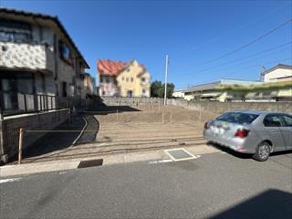 現地写真左(2025年10月撮影)