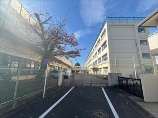 世田谷区立駒留中学校まで1000ｍ