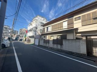 現地中央(2025年11月撮影)