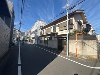 現地中央(2025年11月撮影)