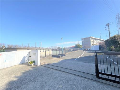 横須賀市立大矢部小学校まで600m