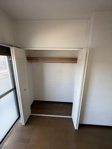 クローゼット（北東側洋室）