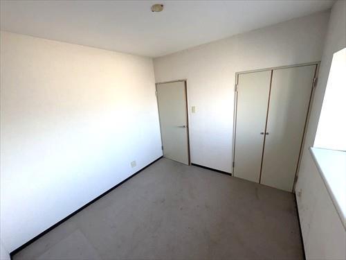 洋室（北西側）