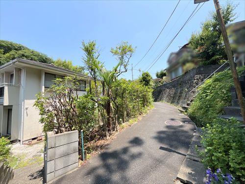 東側-前面道路
