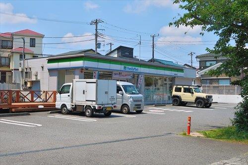 ファミリーマート横須賀金谷店370m