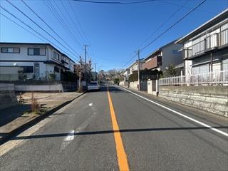 北東側前面道路