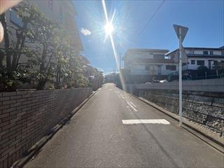 南東側前面道路