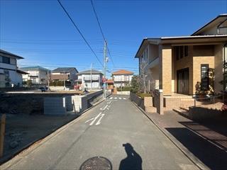 南東側前面道路