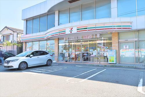 セブンイレブン横浜上中里町店130m