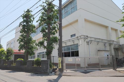 横浜市立旭小学校まで870m