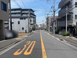 北東側前面道路(2026年6月撮影)