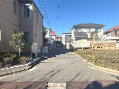 前面道路(西側私道約4.0m)