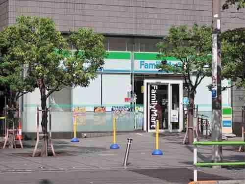 ファミリーマート三田一丁目店まで190m