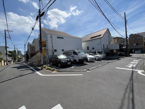 北西側、北東側前面道路