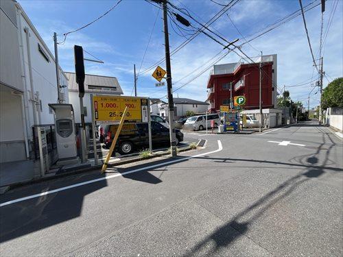 北西側前面道路