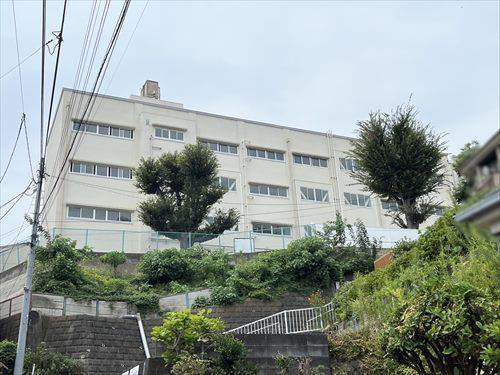 横浜市立保土ケ谷中学校まで1800m