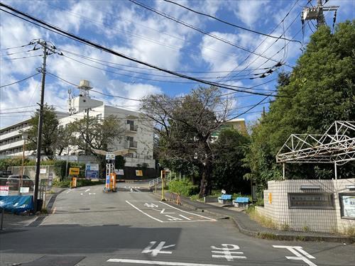 横浜保土ケ谷中央病院まで890m