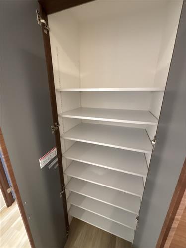 下足入（2025年12月撮影）