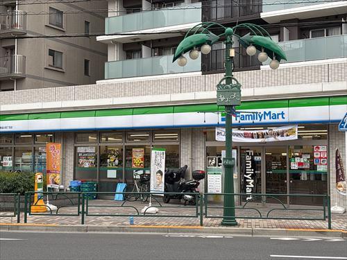 ファミリーマートまで400m(徒歩5分)