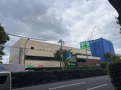 サミットストア野沢龍雲寺店まで310m