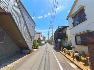 北東側前面道路