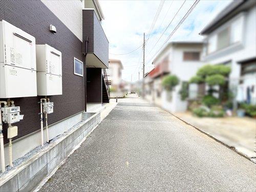 北西側前面道路