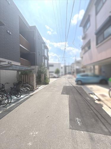 外観および西側道路