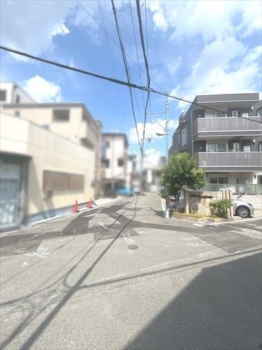 外観および西側道路