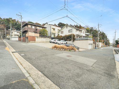 現地＋前面道路 南西角