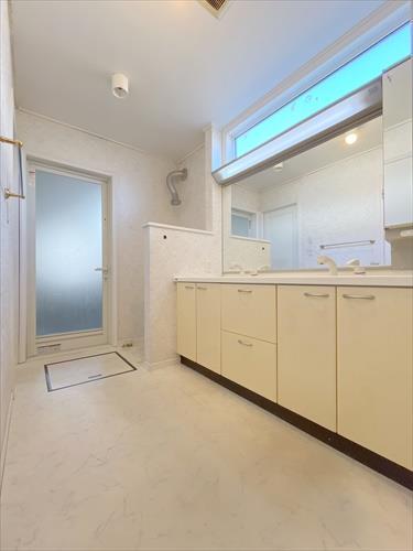 洗濯機置き場・洗面所