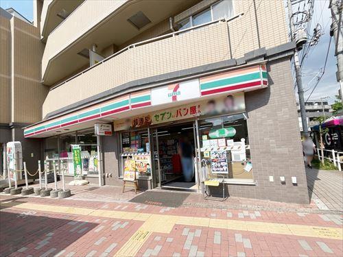 セブンイレブン板橋小竹向原駅前店240m