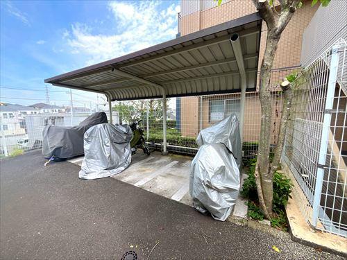 バイク駐輪場