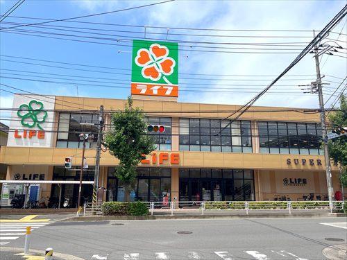ライフ青葉しらとり台店まで800m