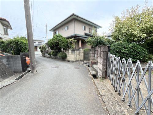 前面道路（西側から撮影）