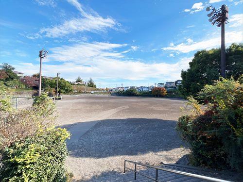 深堀中央公園(710m)