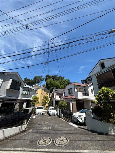 前面道路（私道部分）　2025.8撮影