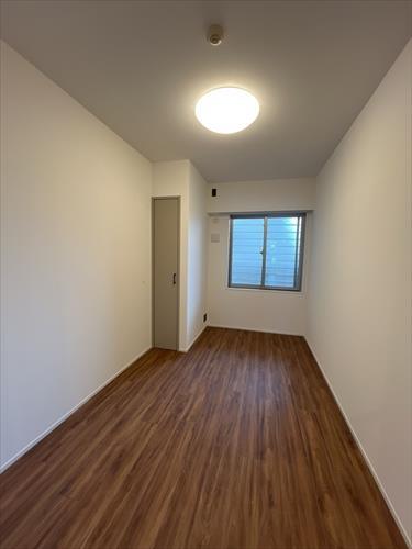 洋室（約4.9帖）