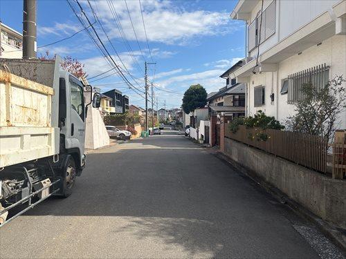 南側前面道路（2025.12撮影）