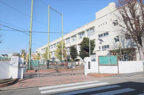 横浜市立鶴ケ峯中学校まで840m