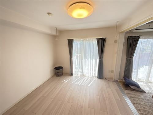 洋室（約6.8帖）