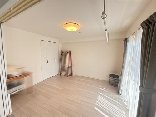 洋室（約6.8帖）