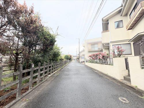 前面道路（南東側）