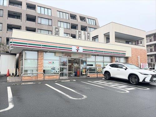 セブンイレブン横浜田奈店まで430m