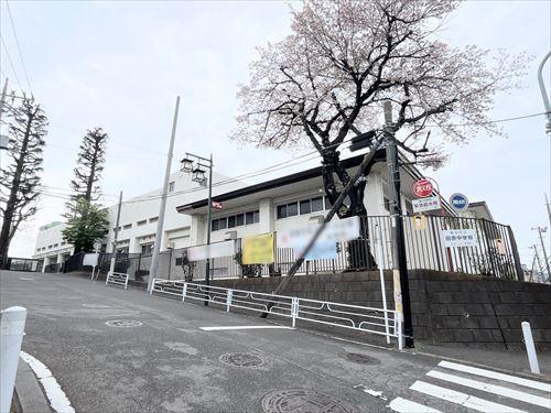 横浜市立田奈中学校まで690m