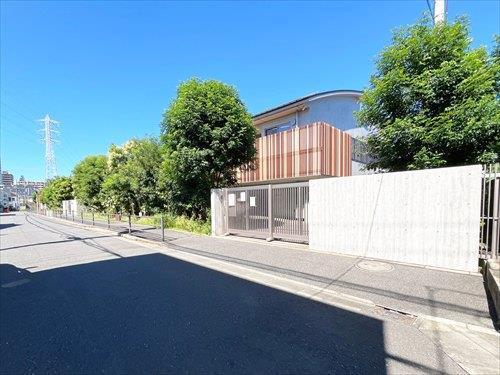 日本大学認定こども園(550m)