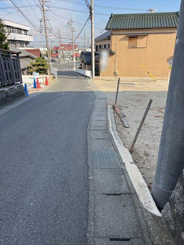 前面道路(西側から撮影)-2