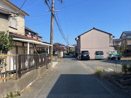 前面道路(西側から撮影)-2