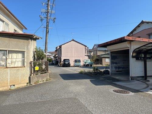 前面道路(西側から撮影)-3