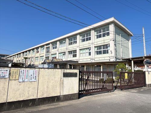 岐阜市立城西小学校まで830m